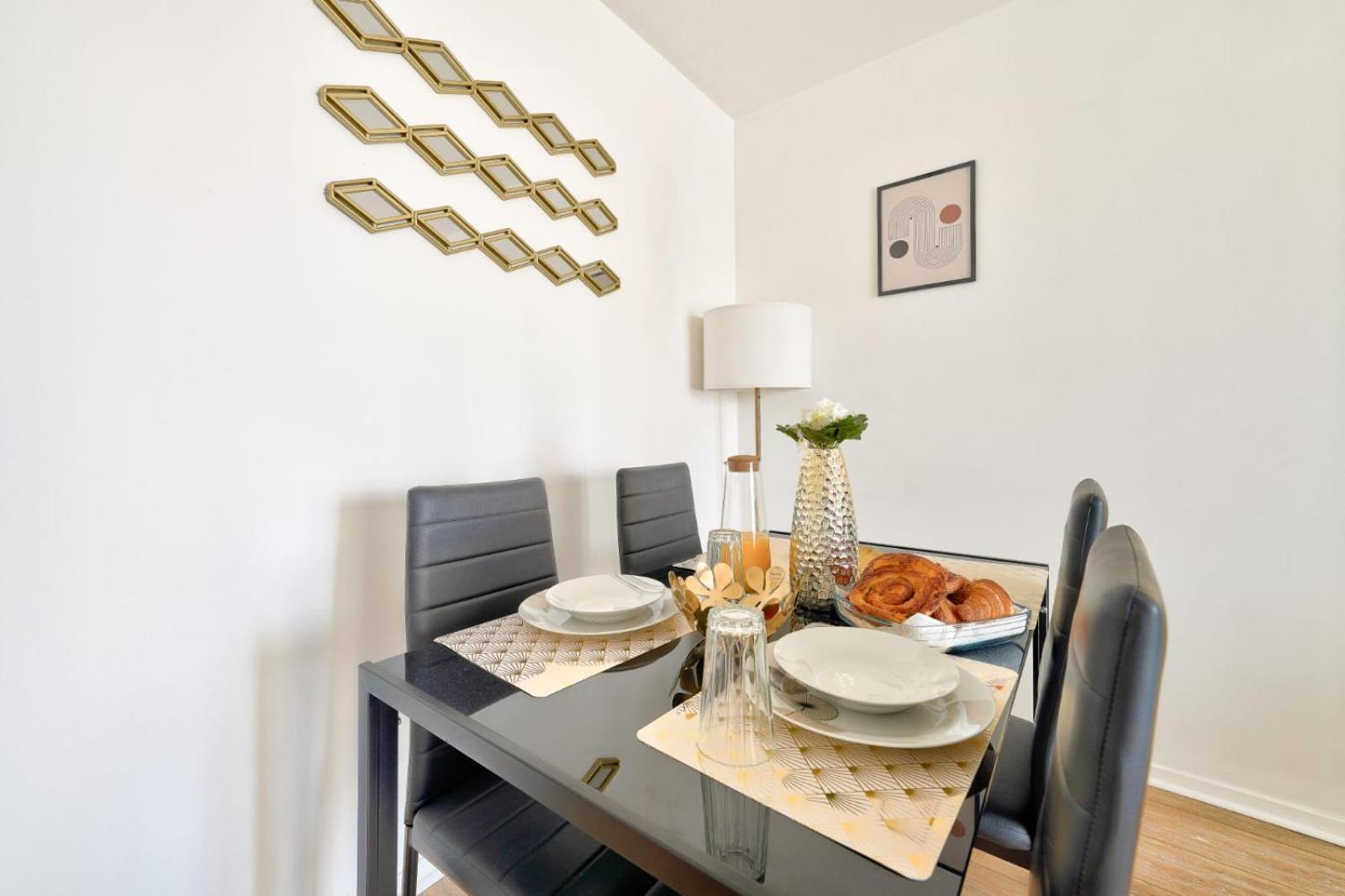 Le Cosy Yellow Appartement Lumineux A 5 Min De La Gare D'Evry Avec Parking Gratuit Courcouronnes Eksteriør bilde